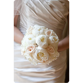 bridal_bouquet_white_peonies_roses.jpg